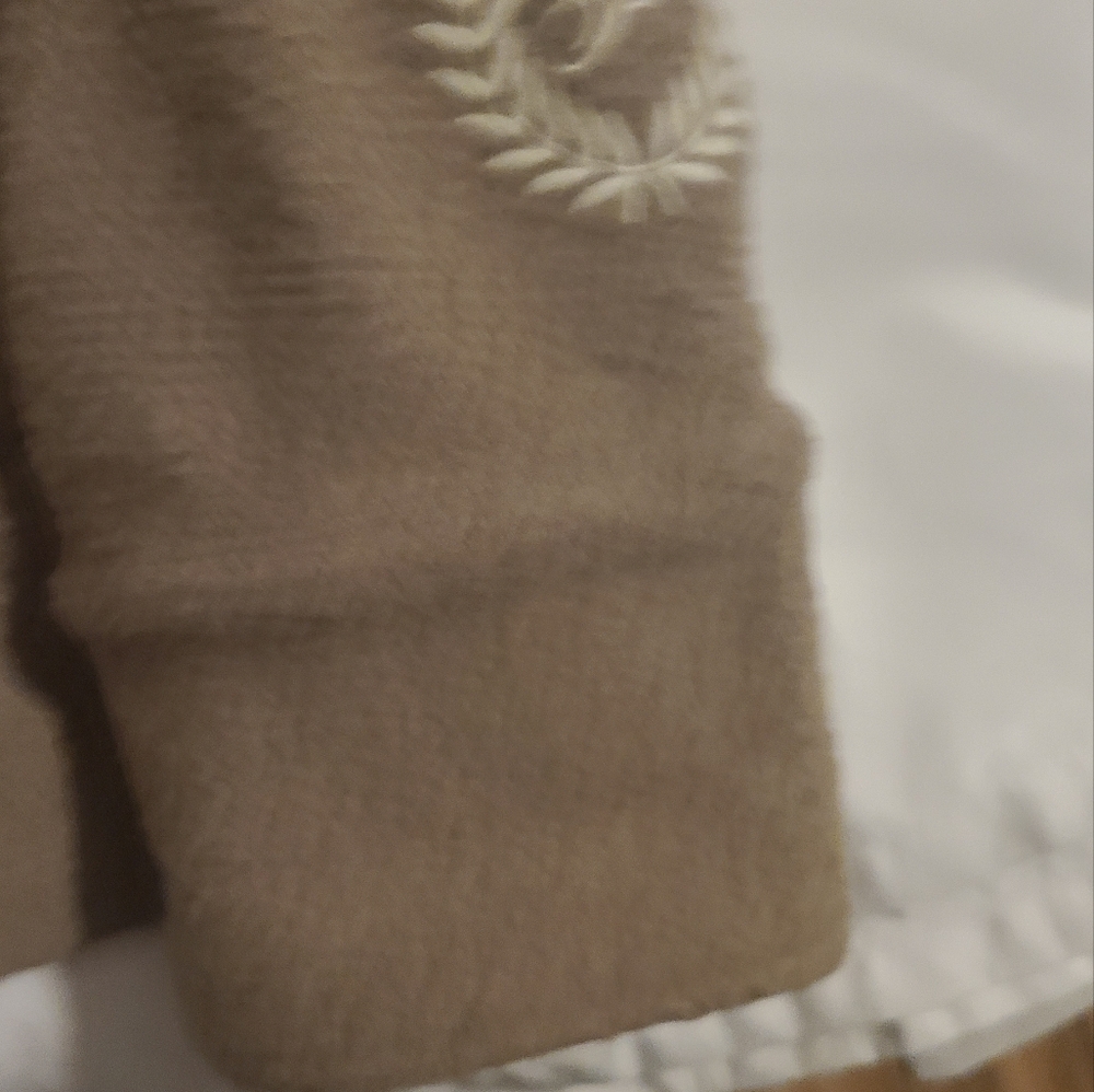 Shacket - Picture 3 of 5